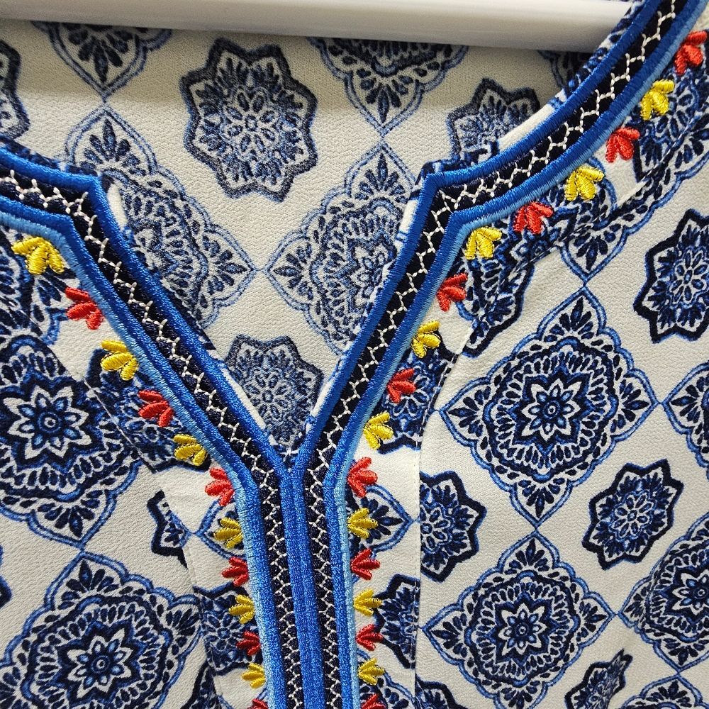 Ruby Rd. Blue and White Geometric Tunic - Picture 4 of 7
